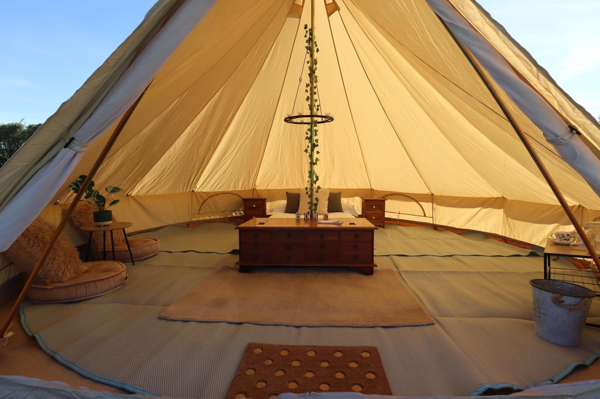 Rescorla Retreats- Poldark Luxury tent Mevagissey